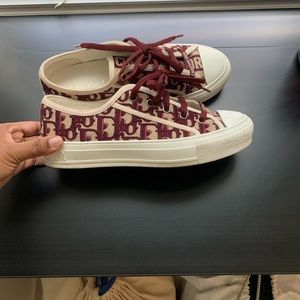 Walk’N’Dior Sneaker in burgundy Dior oblique embroidered cotton